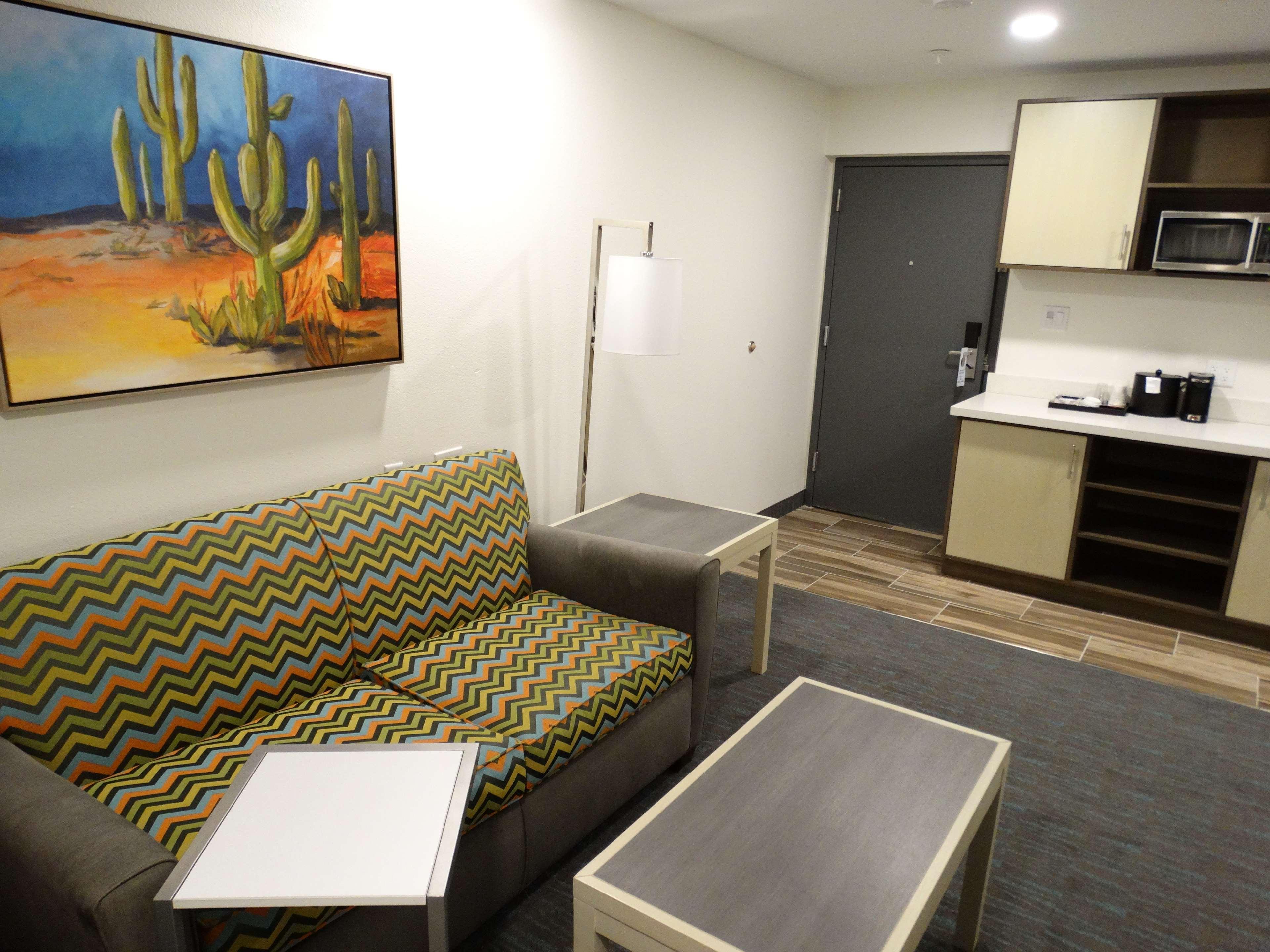La Quinta Inn & Suites By Wyndham Tulsa Downtown - Route 66 Buitenkant foto