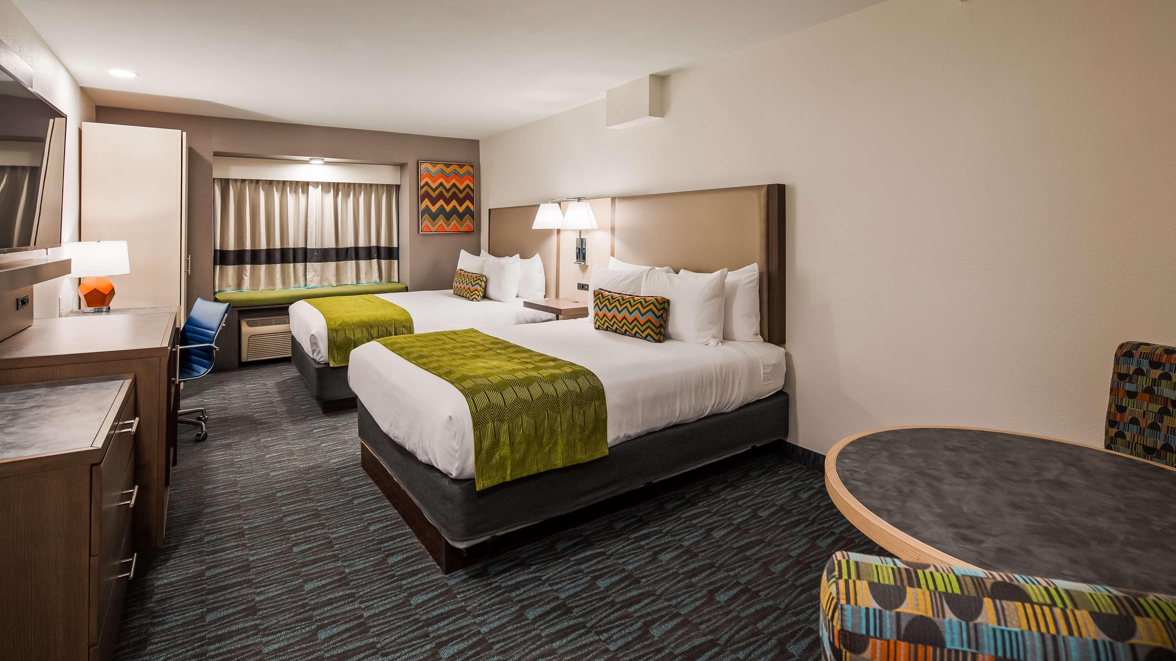 La Quinta Inn & Suites By Wyndham Tulsa Downtown - Route 66 Buitenkant foto