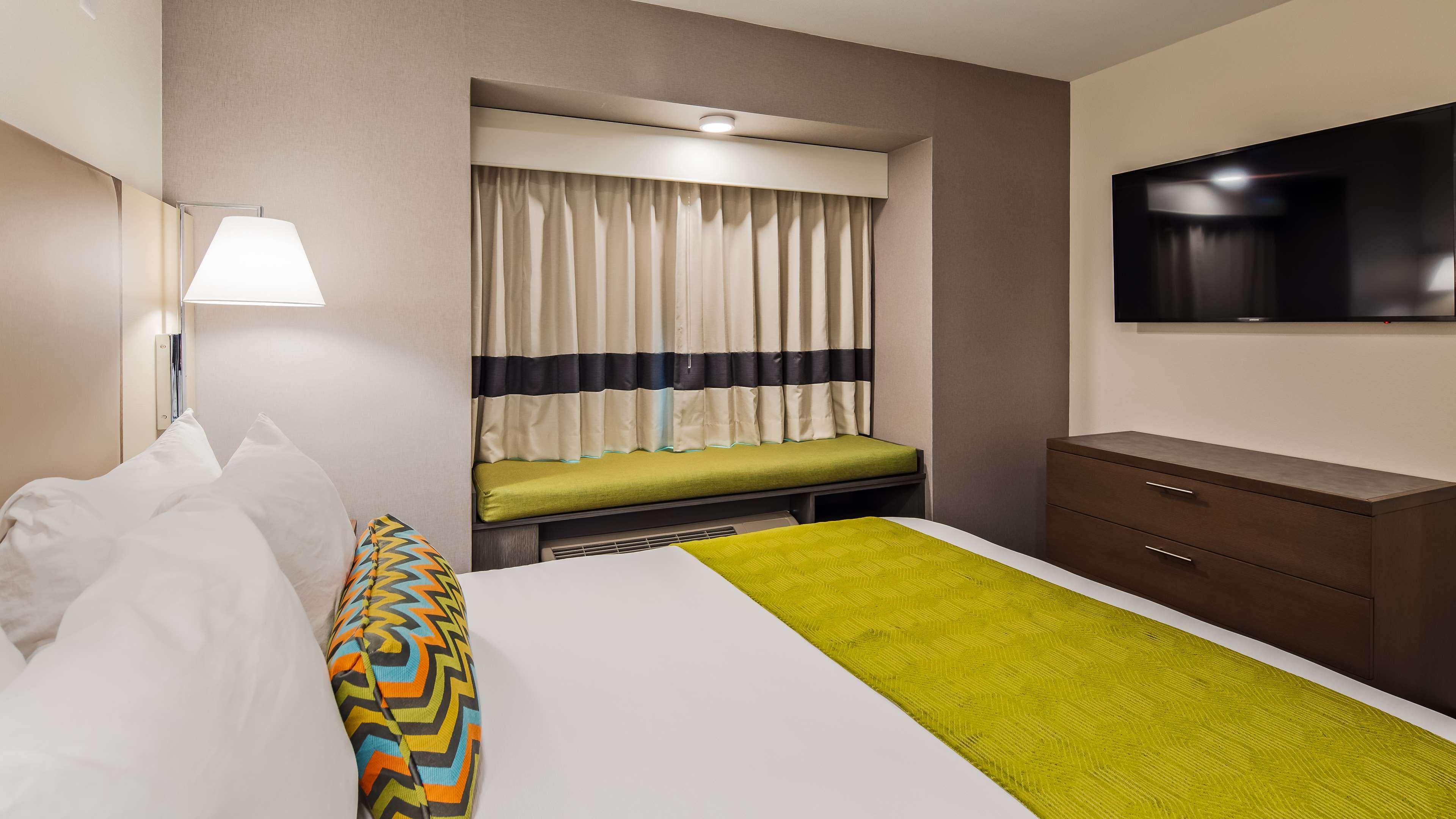 La Quinta Inn & Suites By Wyndham Tulsa Downtown - Route 66 Buitenkant foto