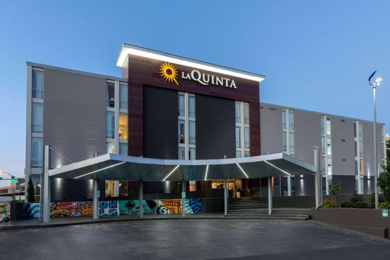 La Quinta Inn & Suites By Wyndham Tulsa Downtown - Route 66 Buitenkant foto