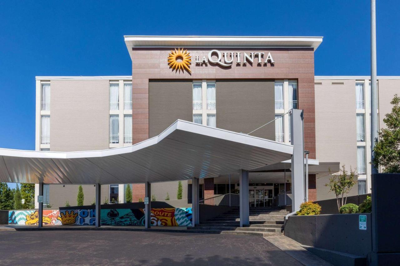 La Quinta Inn & Suites By Wyndham Tulsa Downtown - Route 66 Buitenkant foto