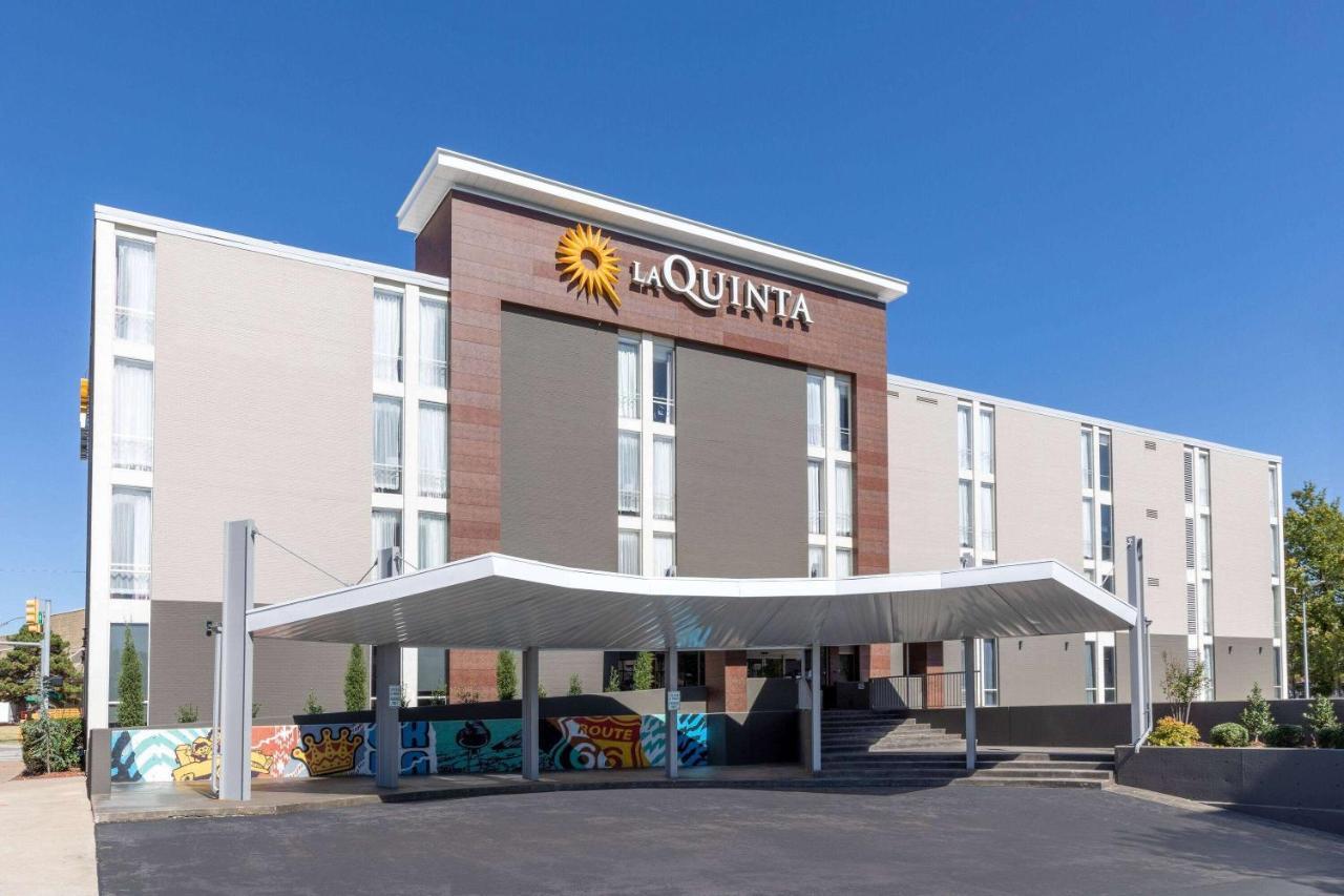 La Quinta Inn & Suites By Wyndham Tulsa Downtown - Route 66 Buitenkant foto