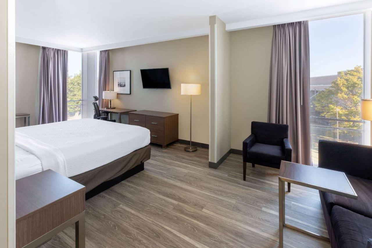 La Quinta Inn & Suites By Wyndham Tulsa Downtown - Route 66 Buitenkant foto