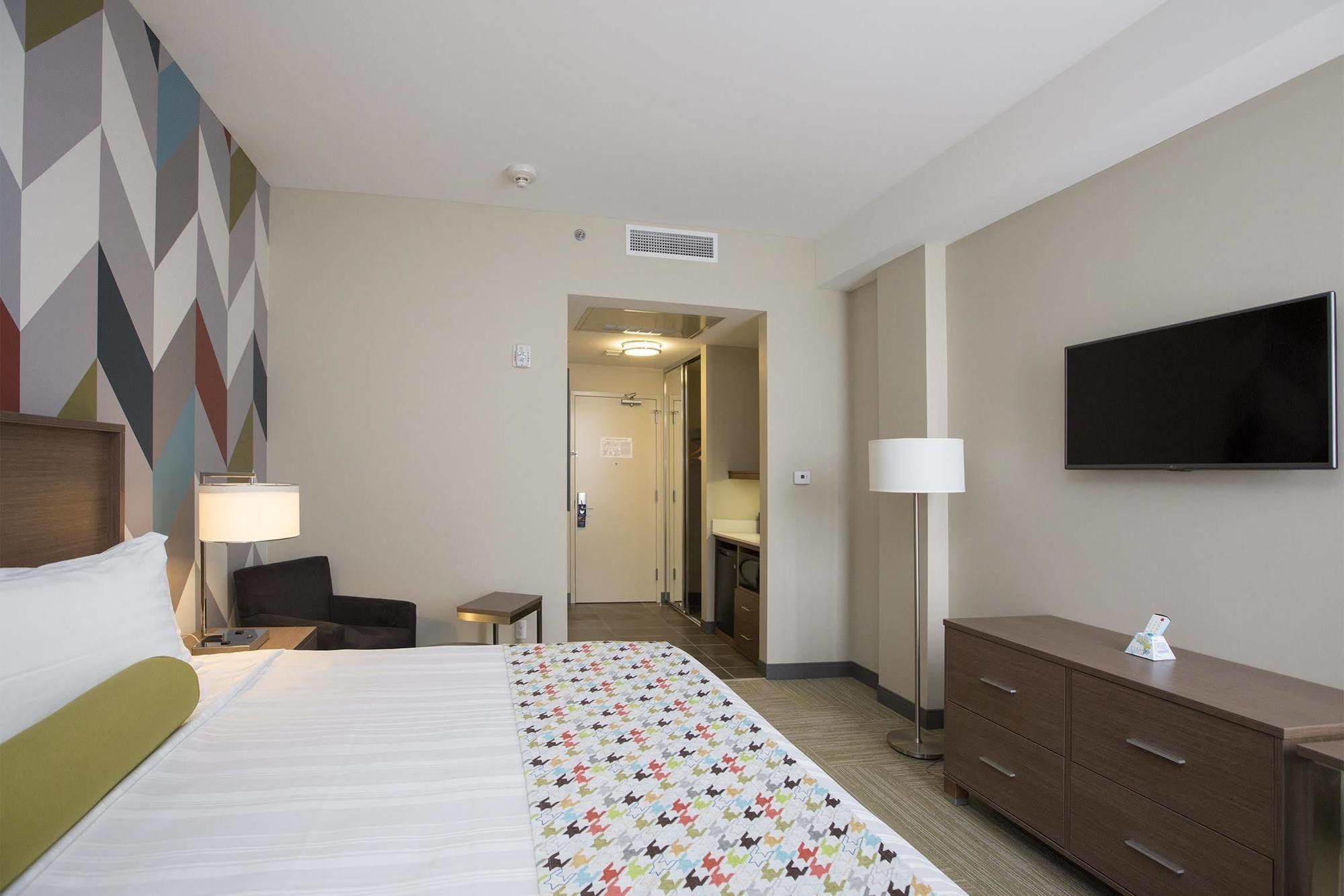 La Quinta Inn & Suites By Wyndham Tulsa Downtown - Route 66 Buitenkant foto